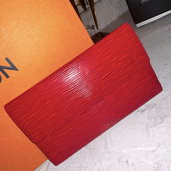 Louis Vuitton Long Red EPI Wallet - Picture 2 of 13